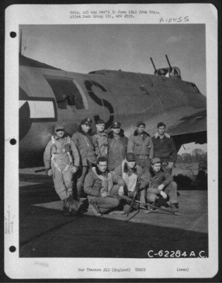 Lt V Robinson And Crew 11-11-44.jpg